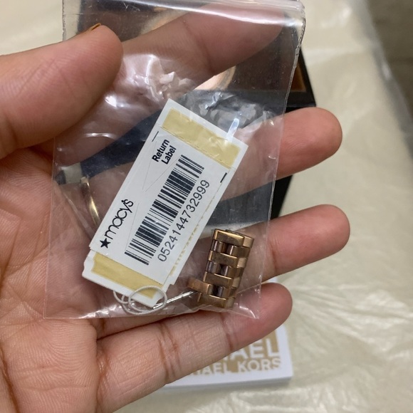 Needs battery- Michael Kors Rose gold watch Michael Kors darci pre-loved - Picture 9 of 10